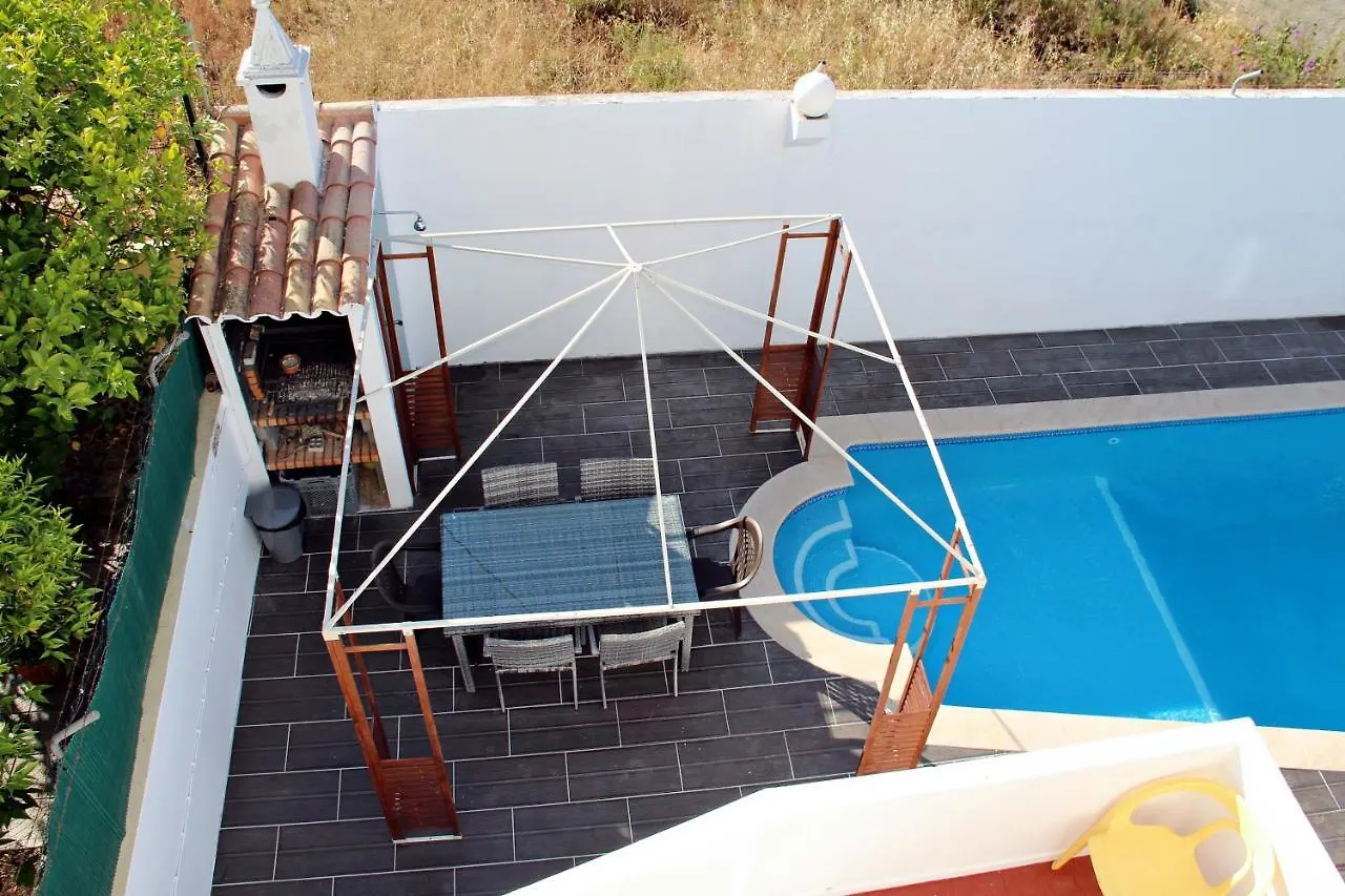 Casa de Férias Moradia Com Piscina Privada Para Ferias Em Quarteira Algarve Vila