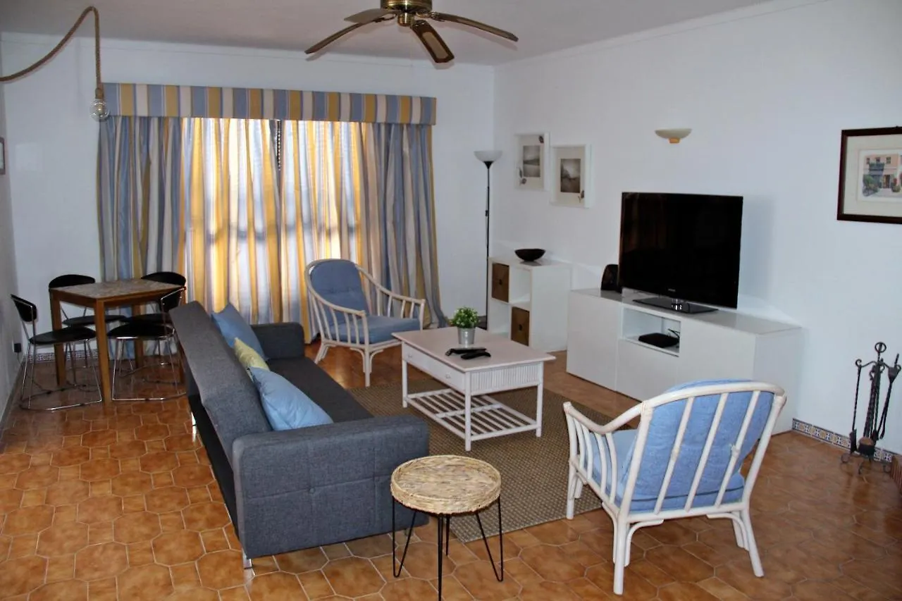 Casa de Férias Moradia Com Piscina Privada Para Ferias Em Quarteira Algarve Vila Portugal
